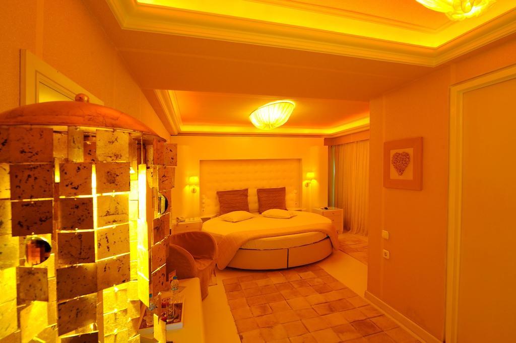 The Crystal Blue Hotel Athena Ruang foto