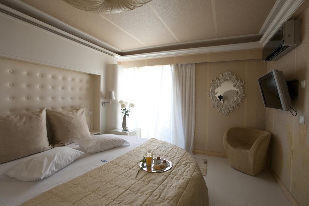The Crystal Blue Hotel Athena Bagian luar foto