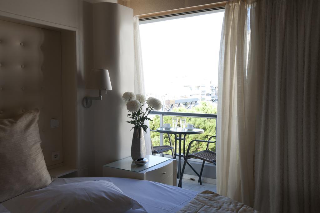 The Crystal Blue Hotel Athena Bagian luar foto