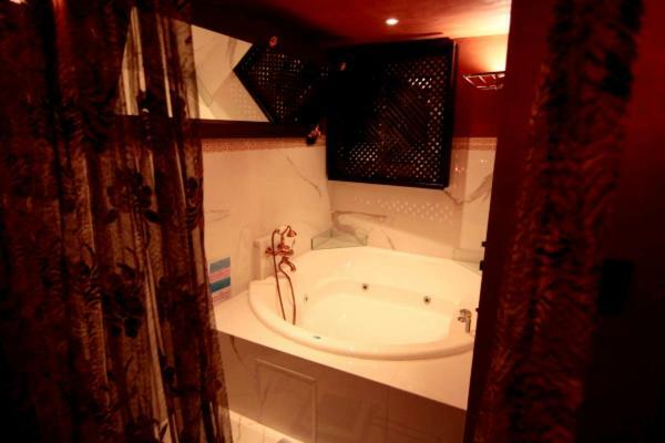 The Crystal Blue Hotel Athena Bagian luar foto